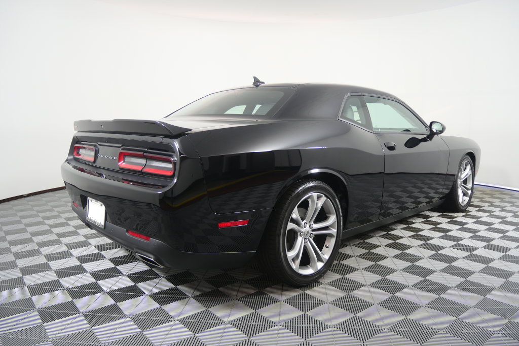Used 2022 Dodge Challenger GT w/ Plus Package RWD image 5