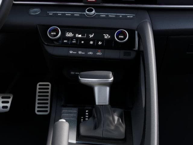 New 2025 Hyundai Elantra SEL image 16