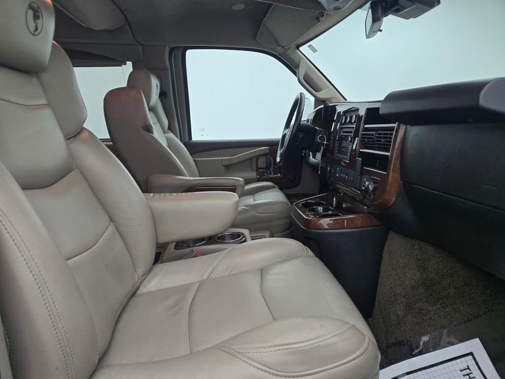 Used 2020 GMC Savana 2500 Extended w/ Enhanced Convenience Package image 42