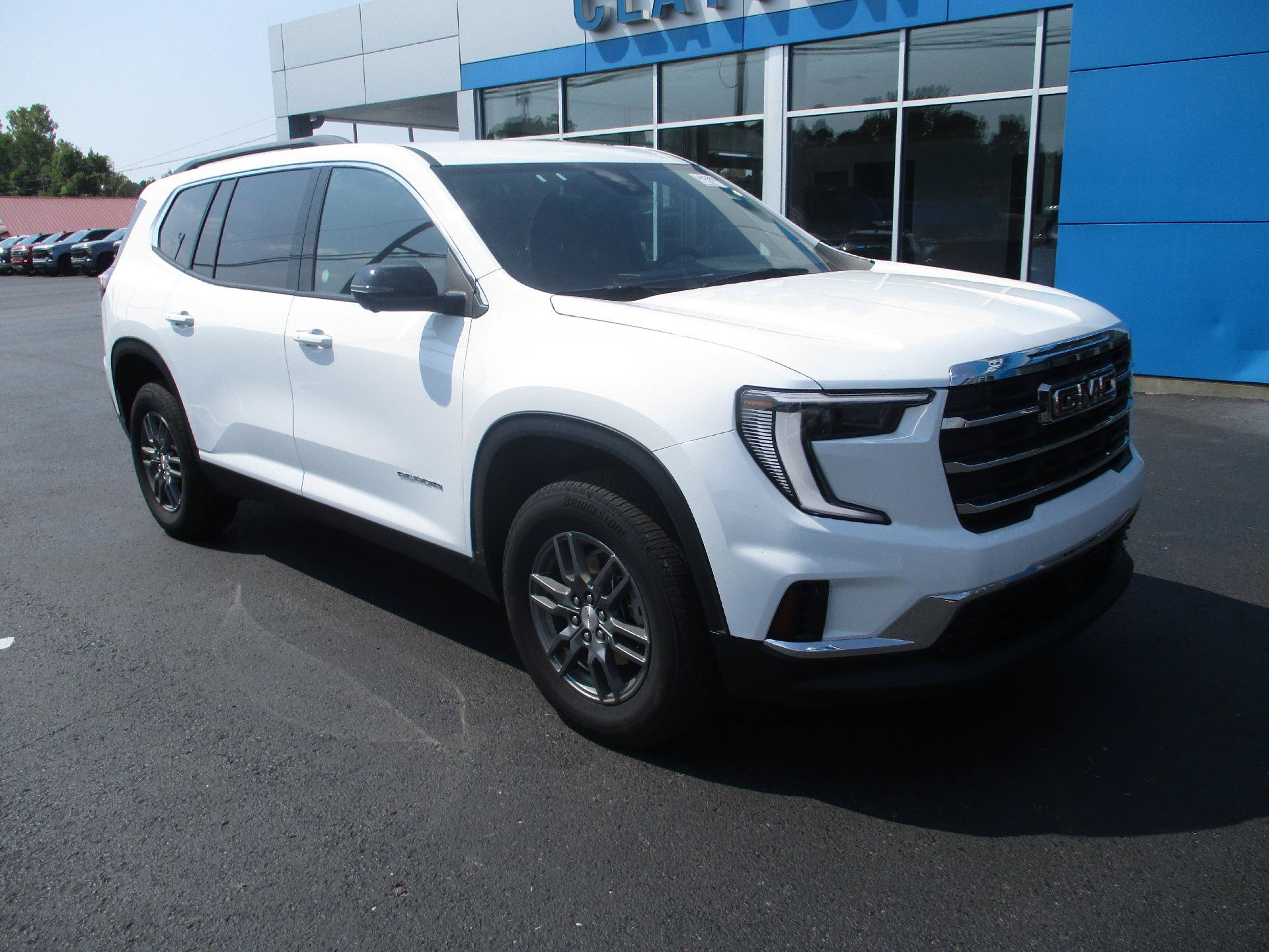 Used 2025 GMC Acadia Elevation FWD image 5