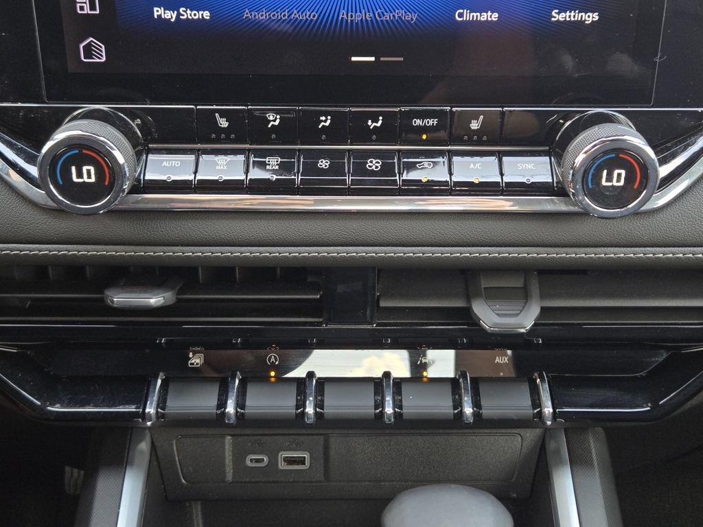 Used 2023 Chevrolet Colorado LT w/ LT Convenience Package III AWD/4WD image 14