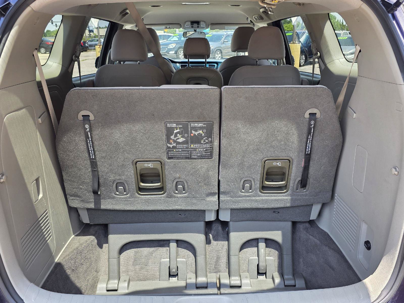 Used 2019 Kia Sedona LX FWD image 30