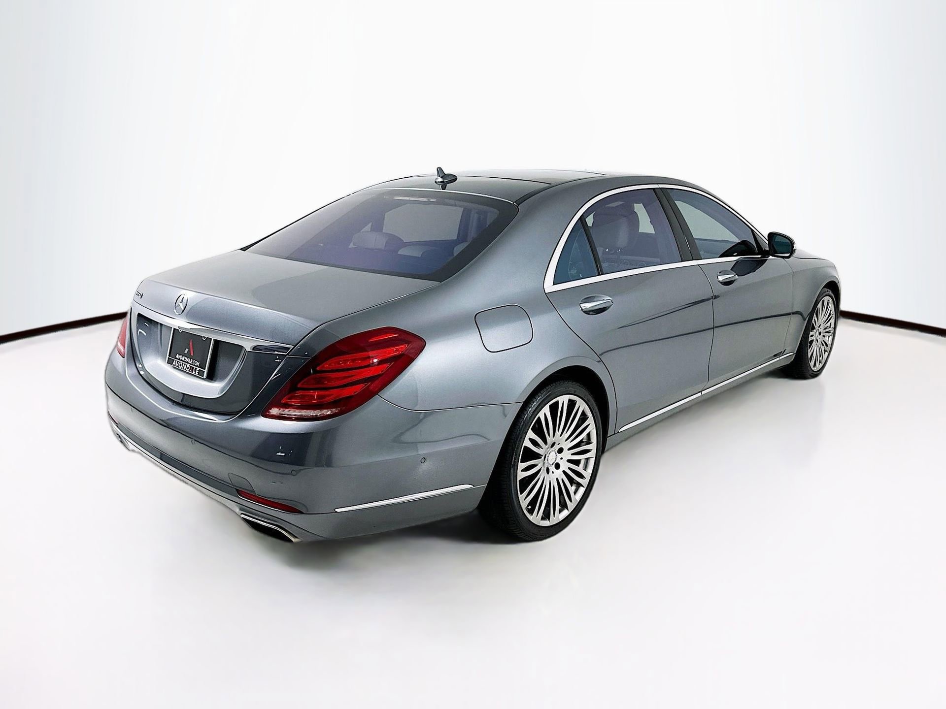 Used 2017 Mercedes-Benz S 550 Sedan image 8