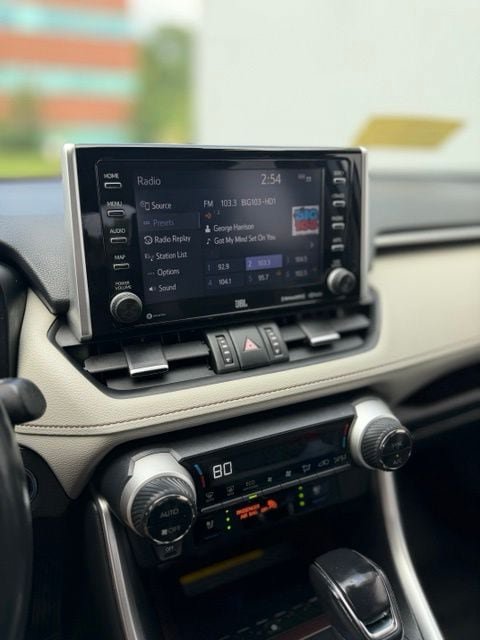 Used 2020 Toyota RAV4 Limited AWD/4WD image 14