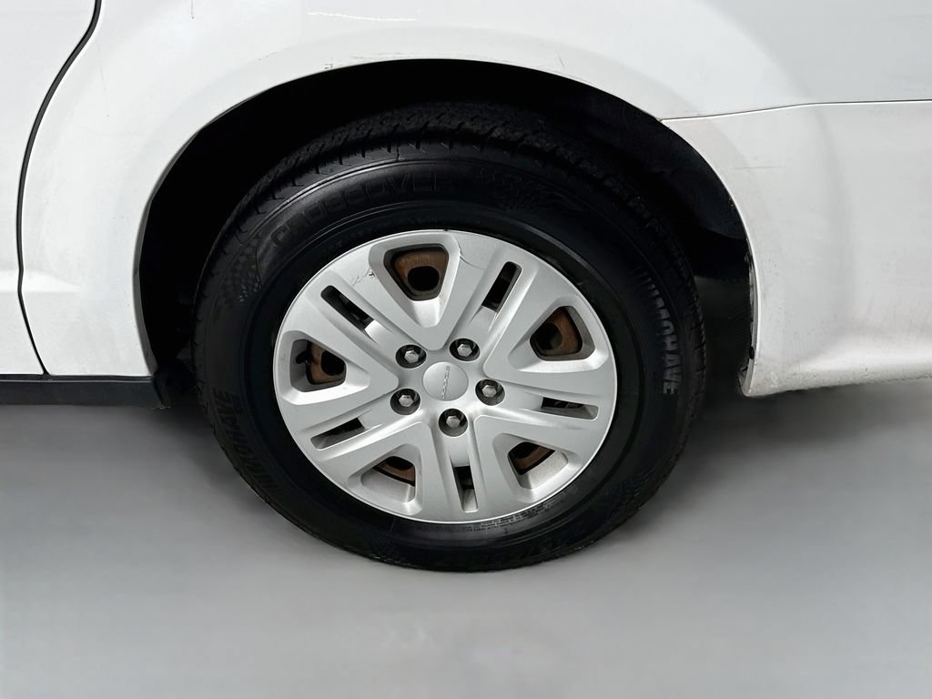 Used 2014 Dodge Grand Caravan American Value Package FWD image 29