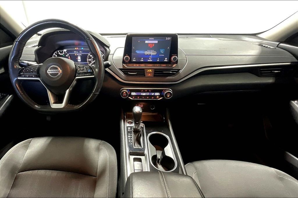 Used 2020 Nissan Altima 2.5 SV image 18