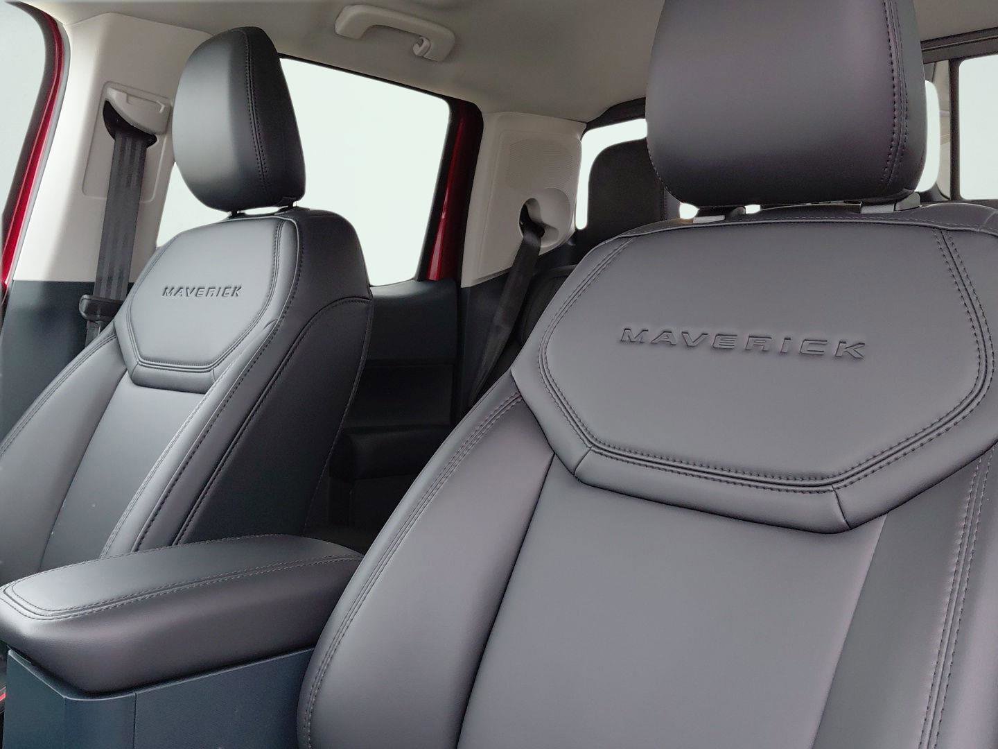 New 2026 Ford Maverick Lariat w/ Black Appearance Package image 9