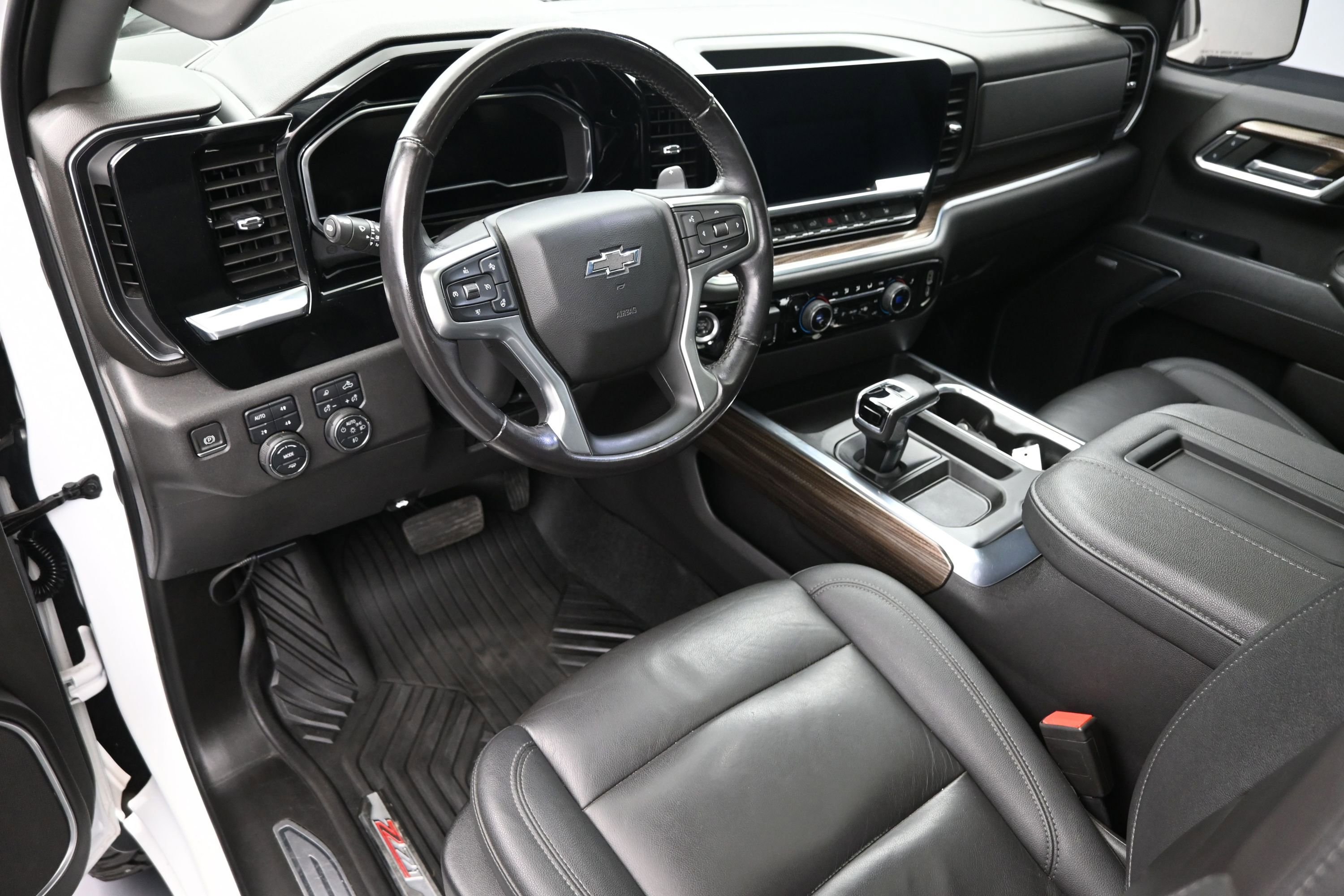 Used 2022 Chevrolet Silverado 1500 LT Trail Boss w/ LT Trail Boss Premium Package AWD/4WD image 22