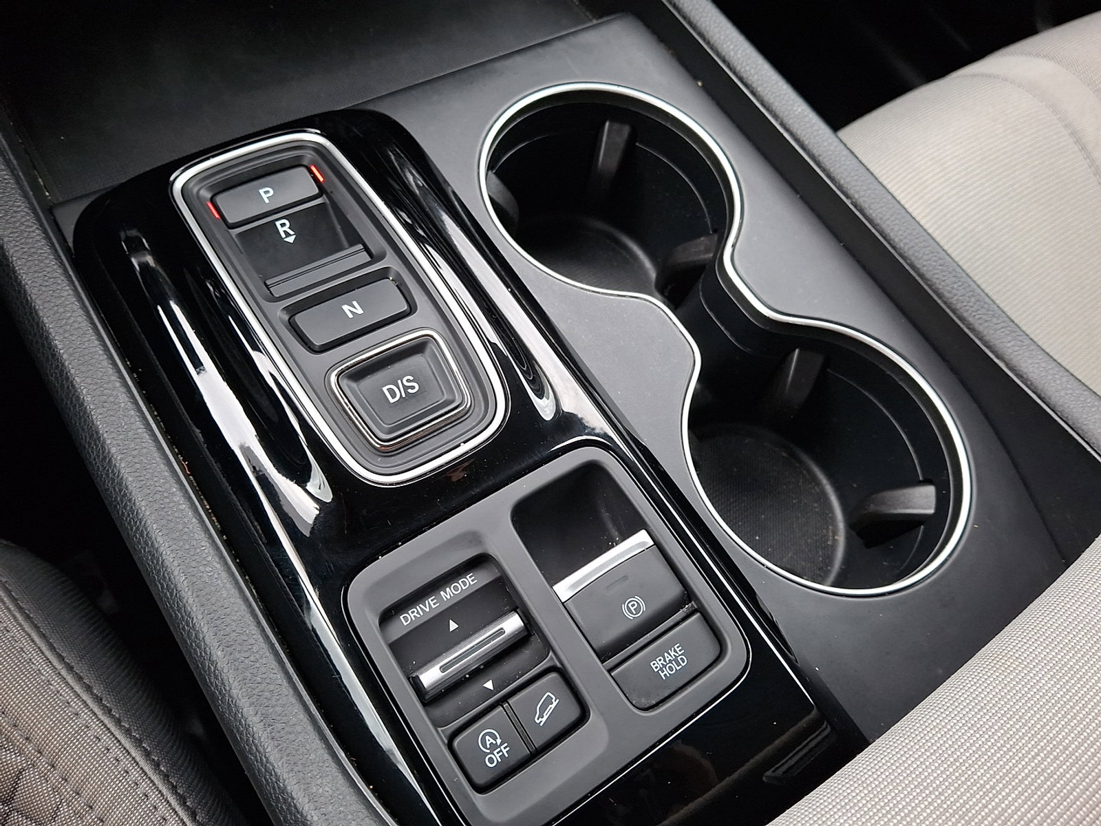 Used 2023 Honda Pilot LX image 10