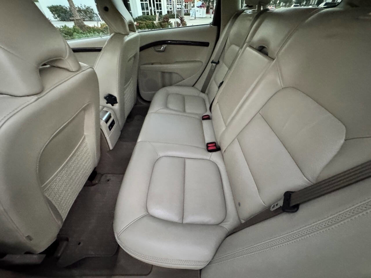 Used 2013 Volvo XC70 3.2 image 21