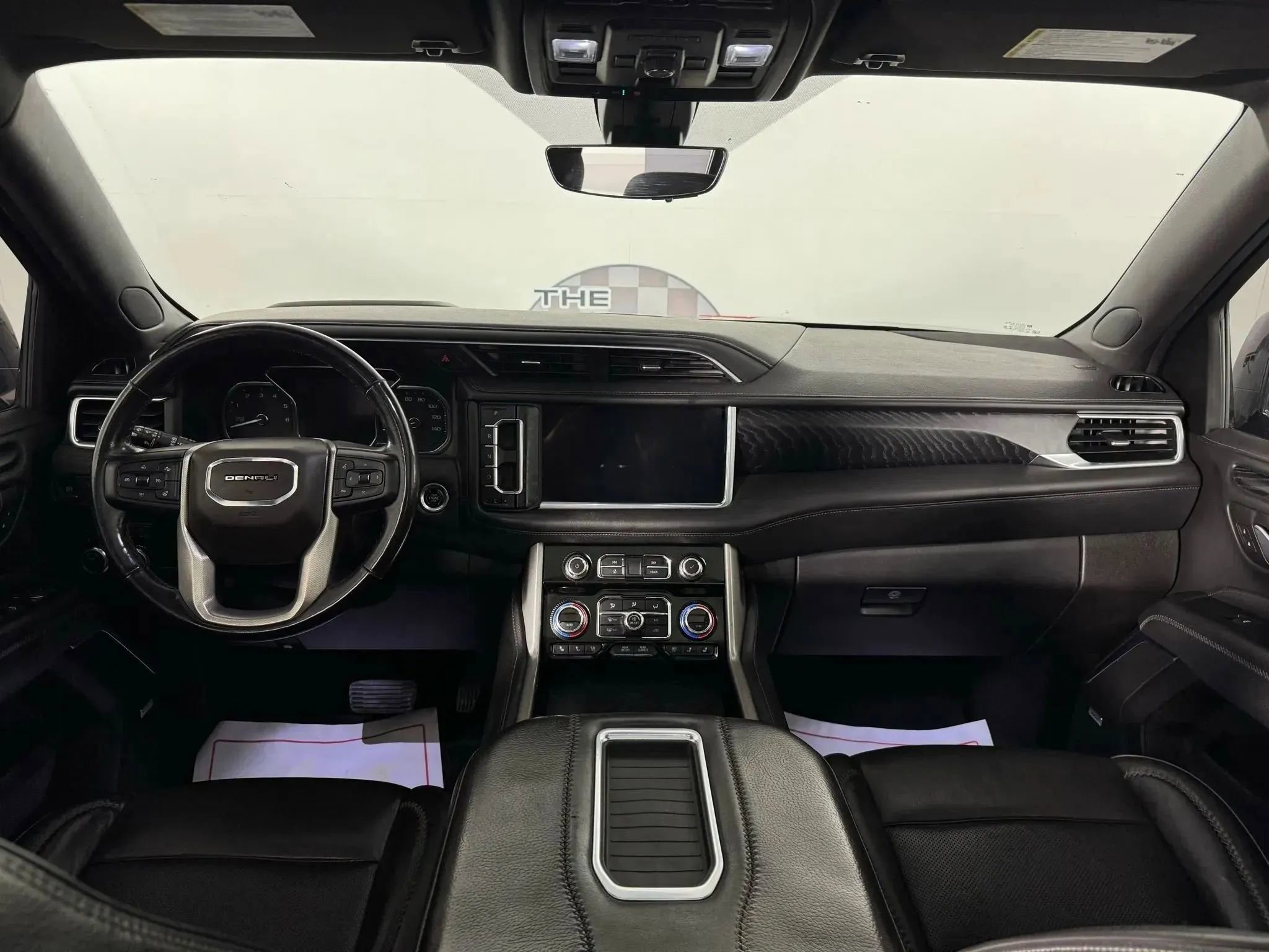 Used 2021 GMC Yukon XL Denali w/ Advanced Technology Package image 11