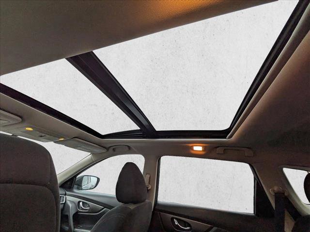 Used 2015 Nissan Rogue SV w/ SV Premium Package image 19