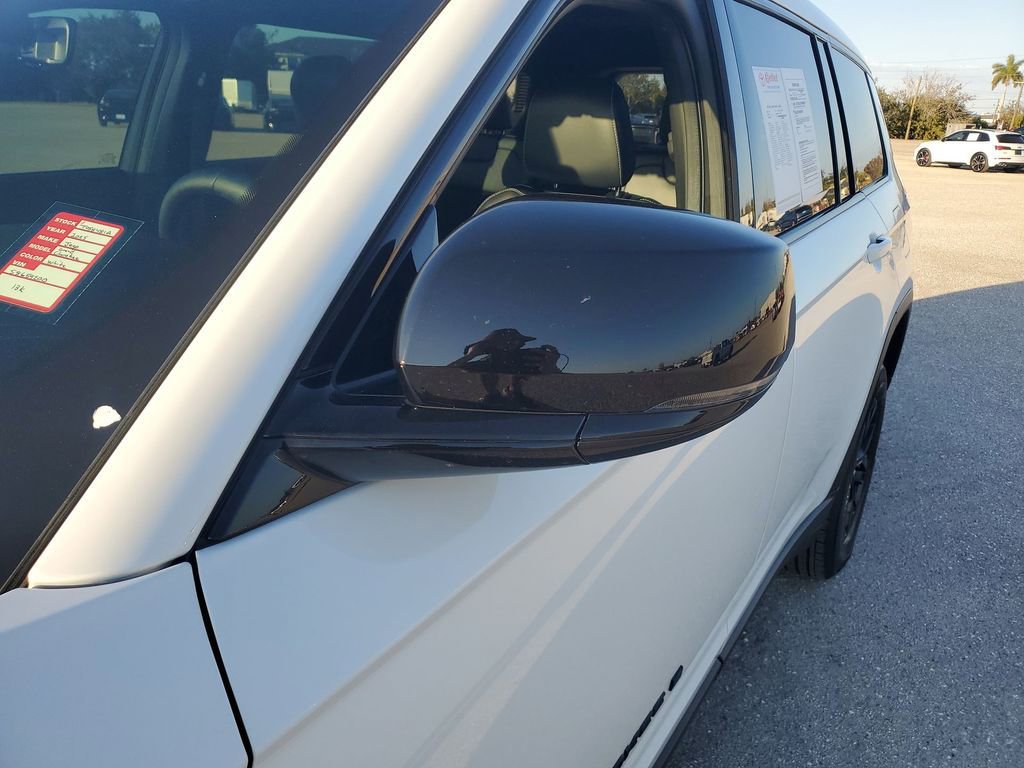 Used 2025 Jeep Grand Cherokee L Laredo image 21