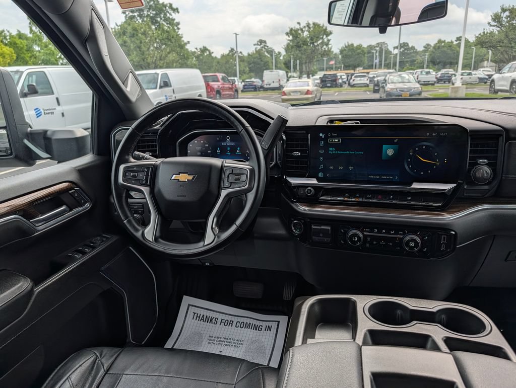Used 2023 Chevrolet Silverado 1500 LT w/ Protection Package AWD/4WD image 3