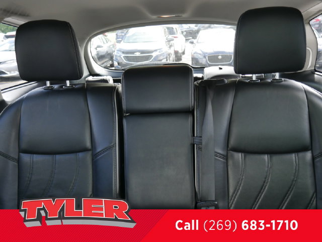 Used 2017 INFINITI QX60 Luxe AWD/4WD image 38
