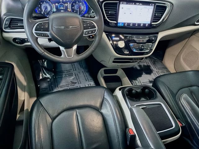 Used 2022 Chrysler Pacifica Touring-L image 23