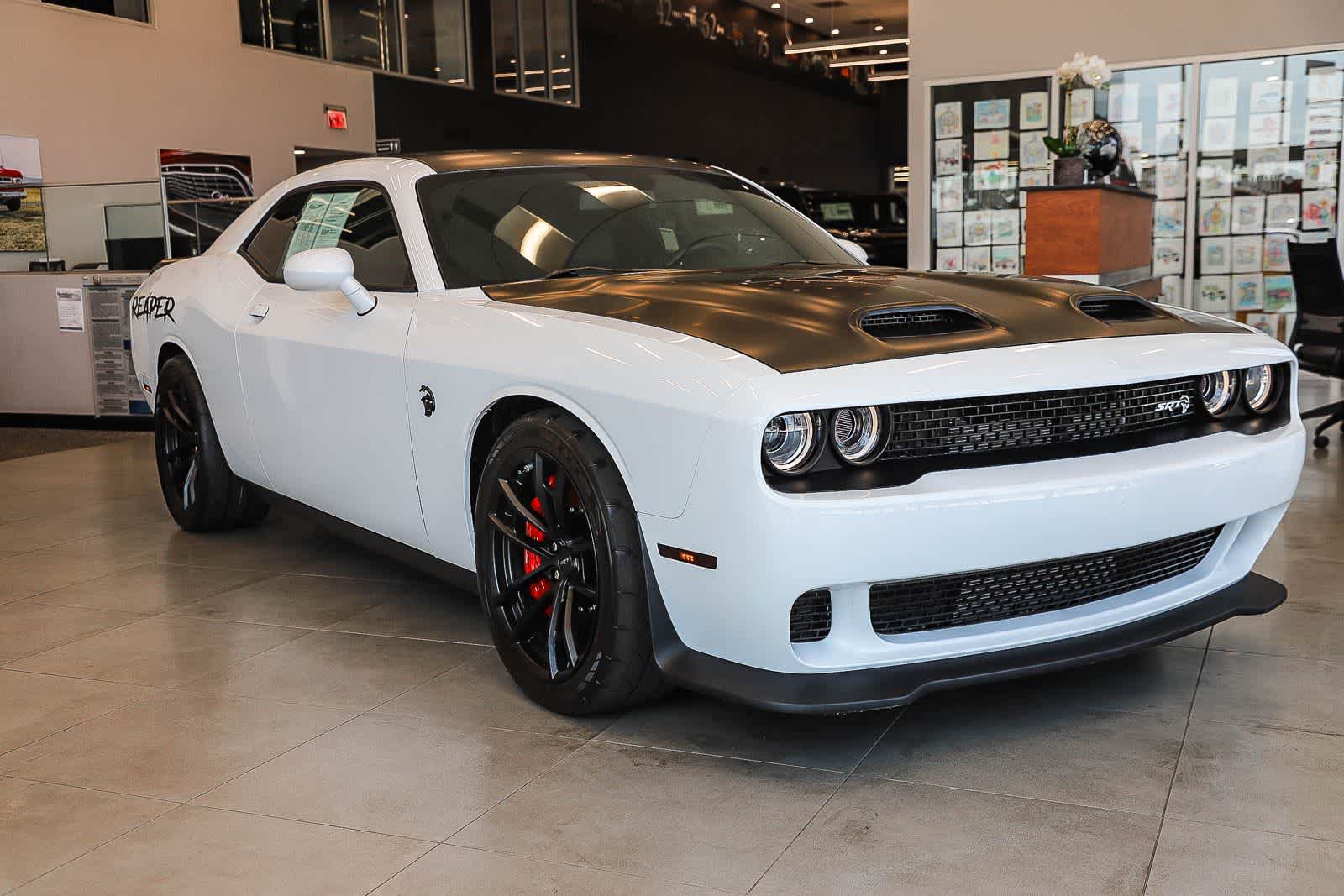 Used 2023 Dodge Challenger SRT Hellcat w/ Driver Convenience Group RWD image 3