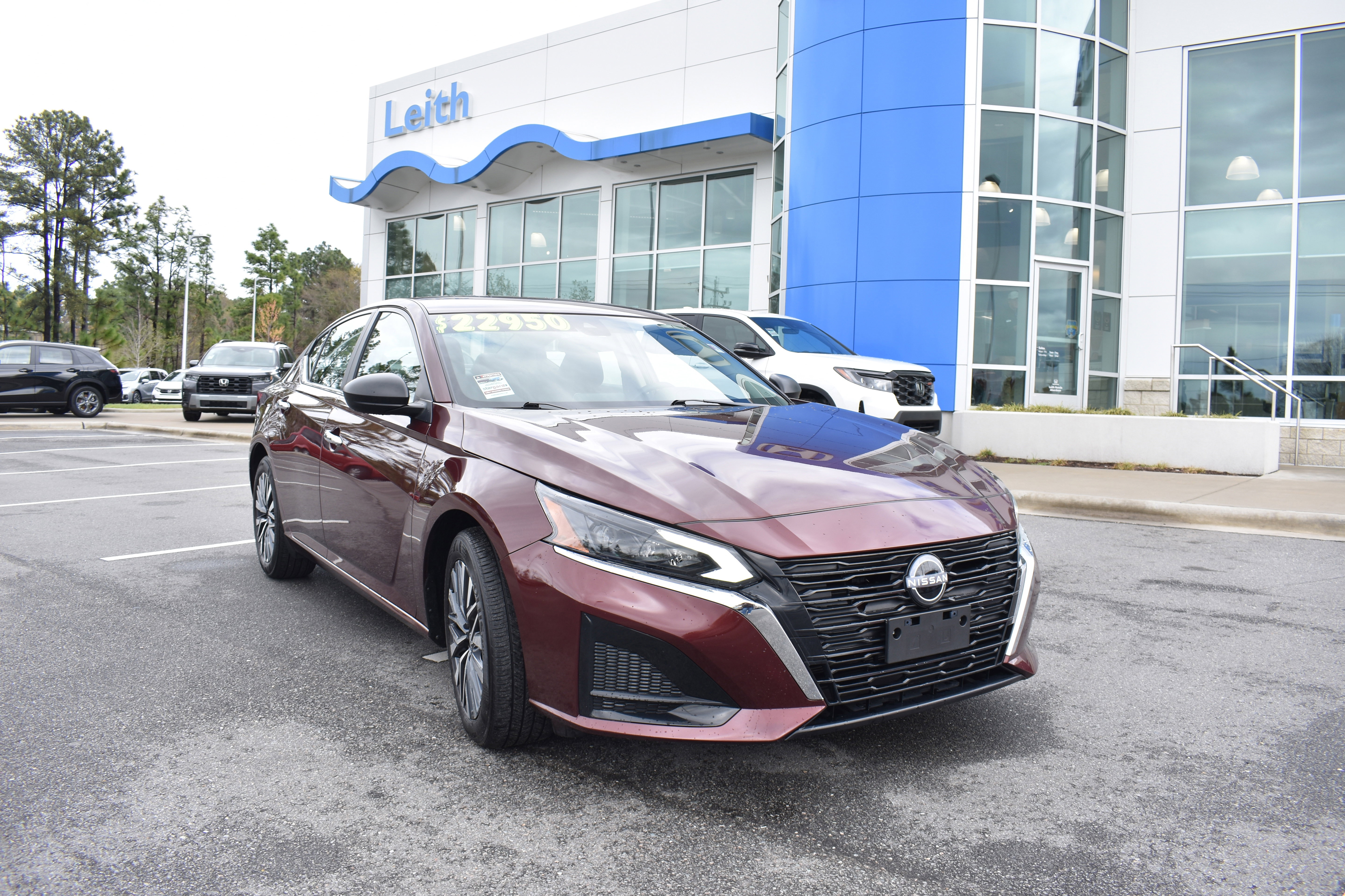 Used 2025 Nissan Altima 2.5 SV image 1