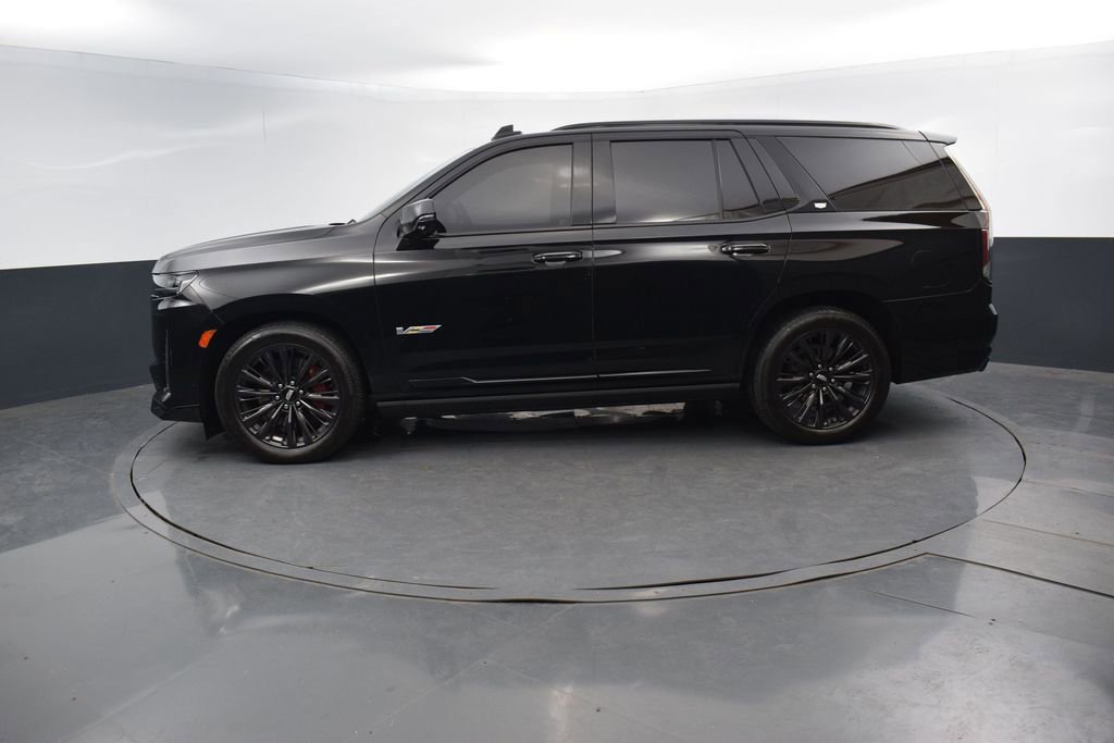 Used 2024 Cadillac Escalade V w/ LPO, ONYX Package image 2