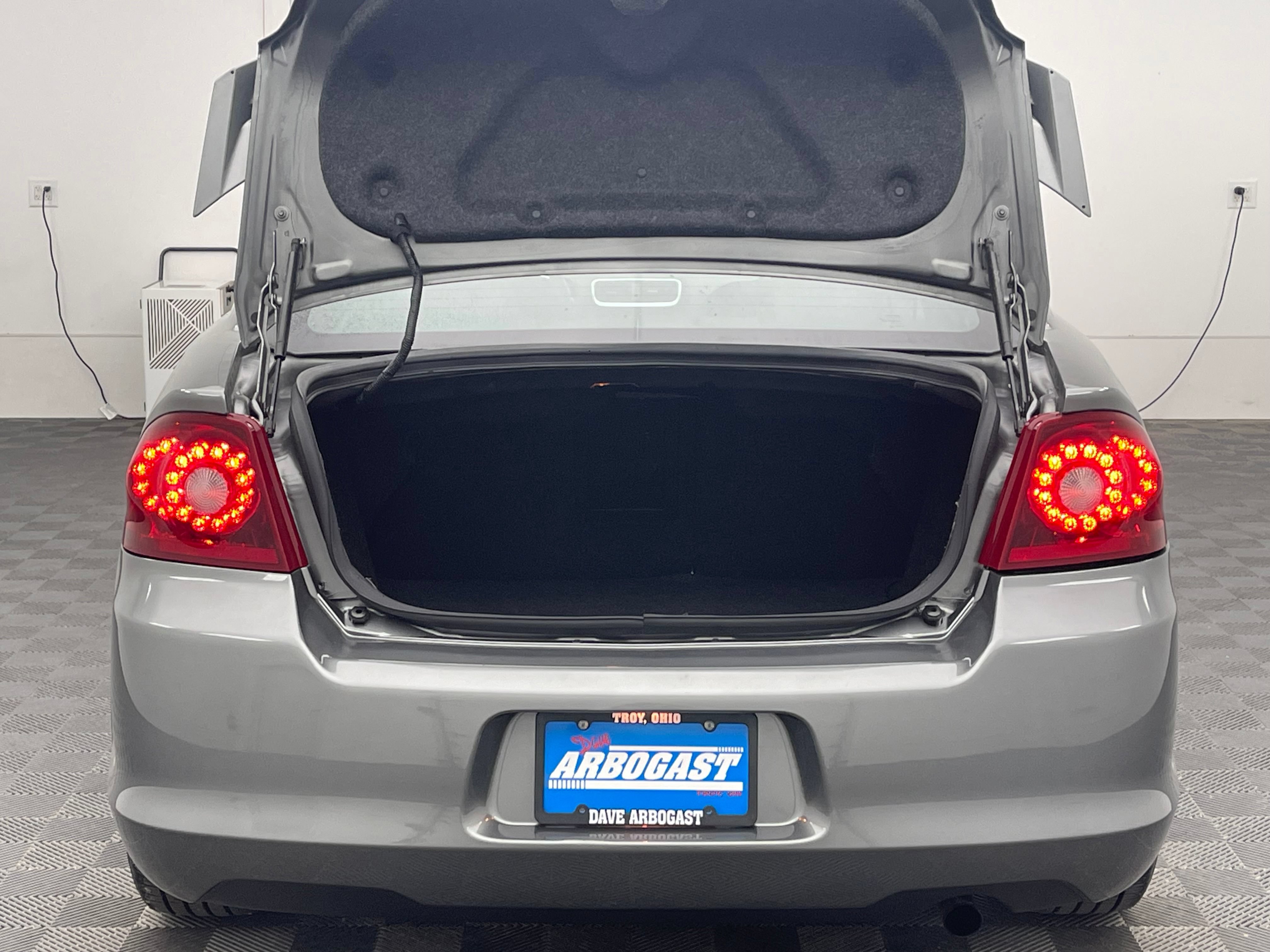 Used 2013 Dodge Avenger SXT w/ Rallye Appearance Group FWD image 7