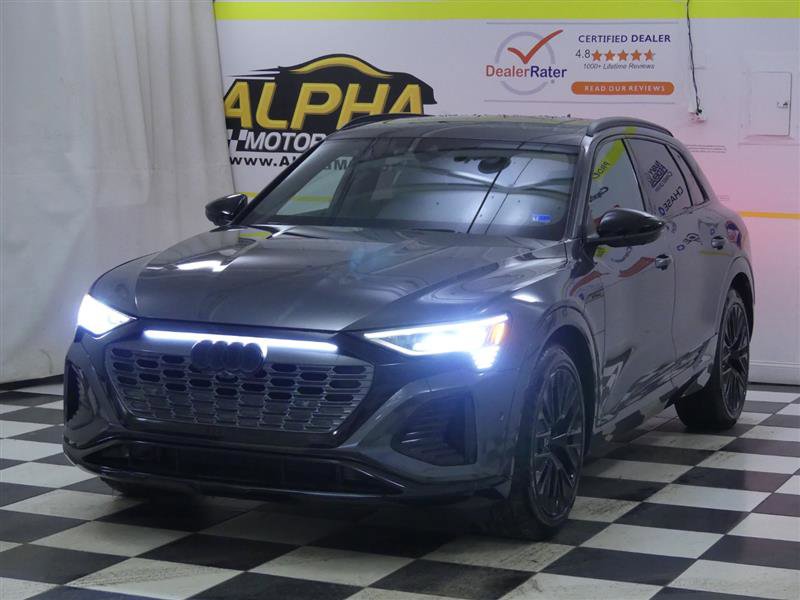 Used 2024 Audi Q8 e-tron Prestige image 4