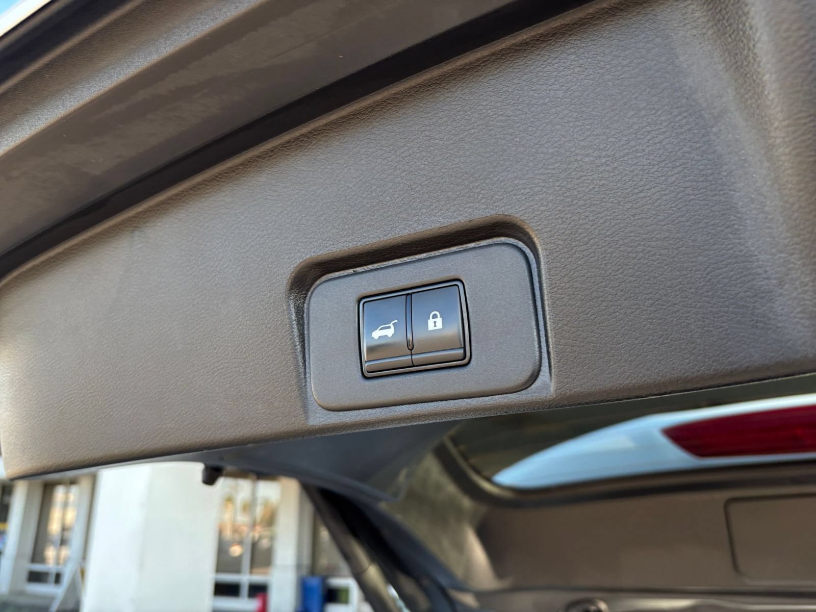 Used 2025 Nissan Rogue SV AWD/4WD image 22