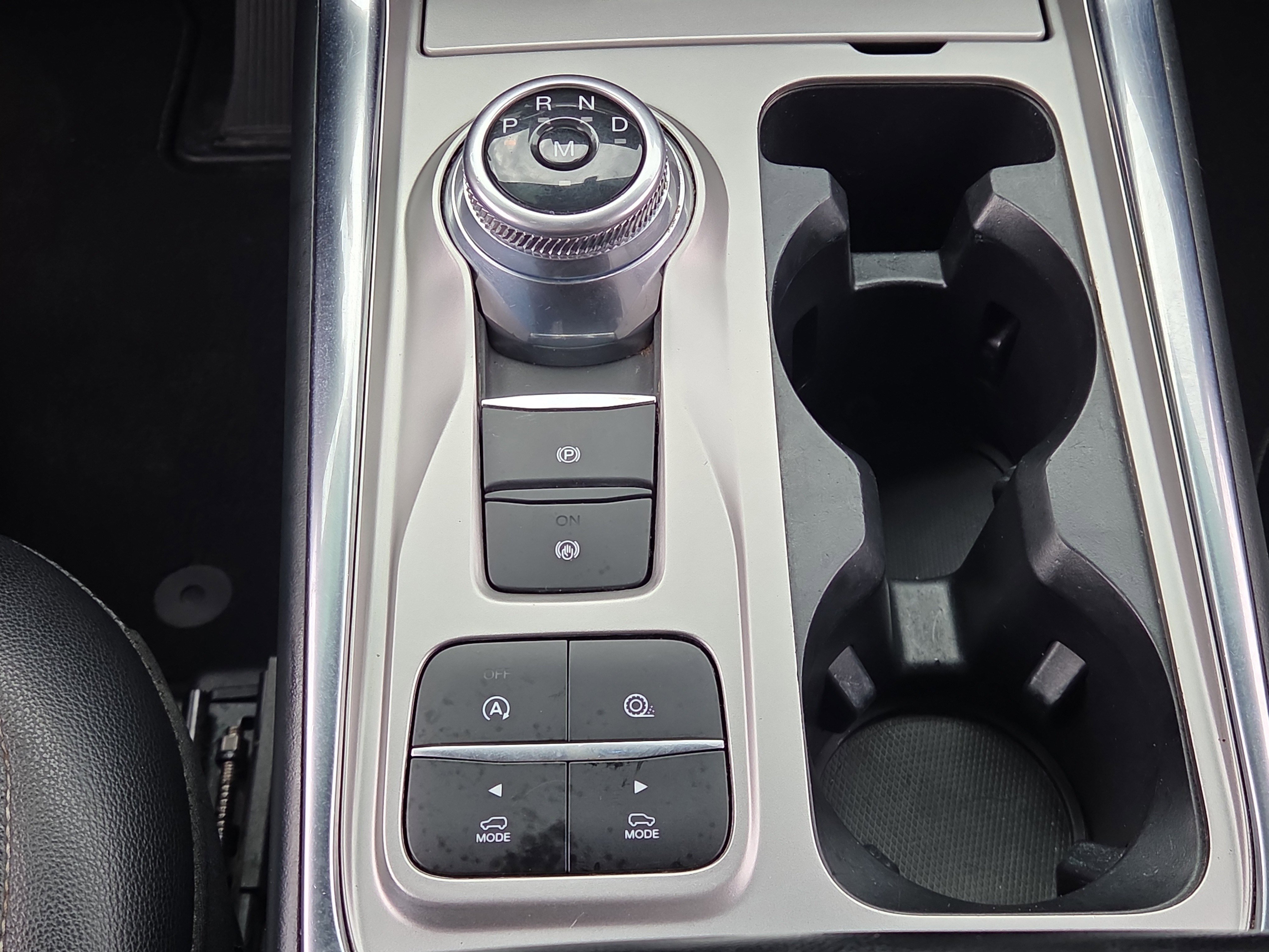 Used 2020 Ford Explorer XLT w/ Equipment Group 202A image 27