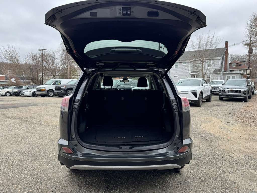 Used 2017 Toyota RAV4 XLE w/ Carpet Mat Package AWD/4WD image 5