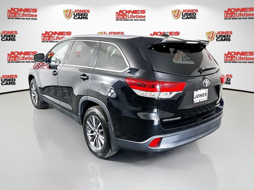 Certified 2019 Toyota Highlander XLE AWD/4WD image 2