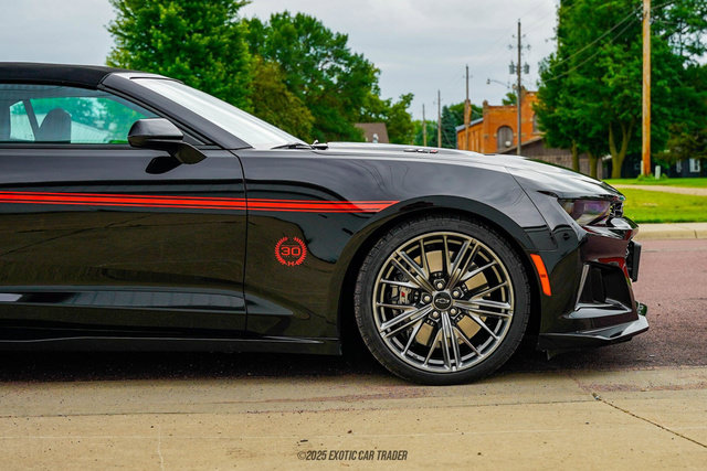 Used 2022 Chevrolet Camaro ZL1 RWD image 11