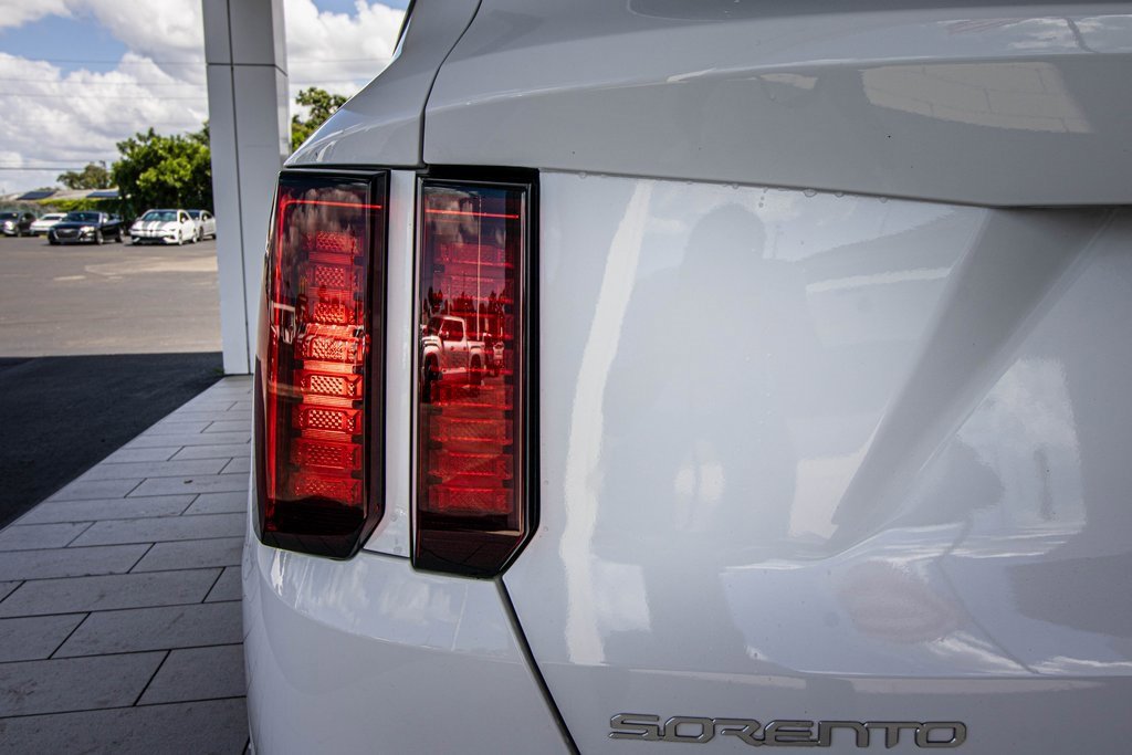 Used 2023 Kia Sorento S w/ Panoramic Sunroof Package image 13