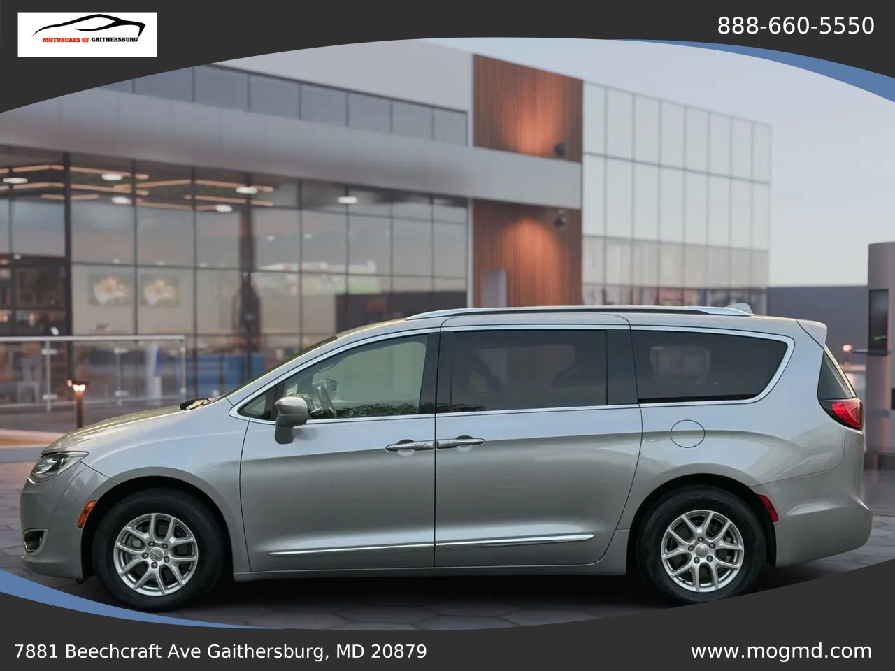 Used 2020 Chrysler Pacifica Touring-L image 9