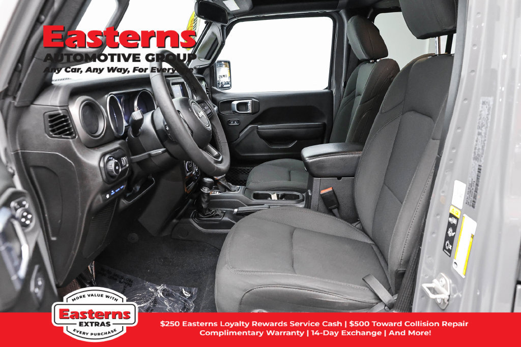 Used 2023 Jeep Wrangler Unlimited w/ Cold Weather Group AWD/4WD image 15