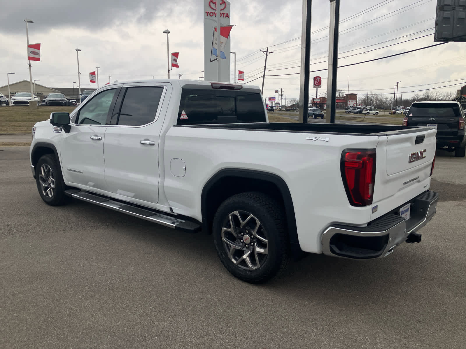 New 2026 GMC Sierra 1500 SLT w/ SLT Premium Plus Package image 5