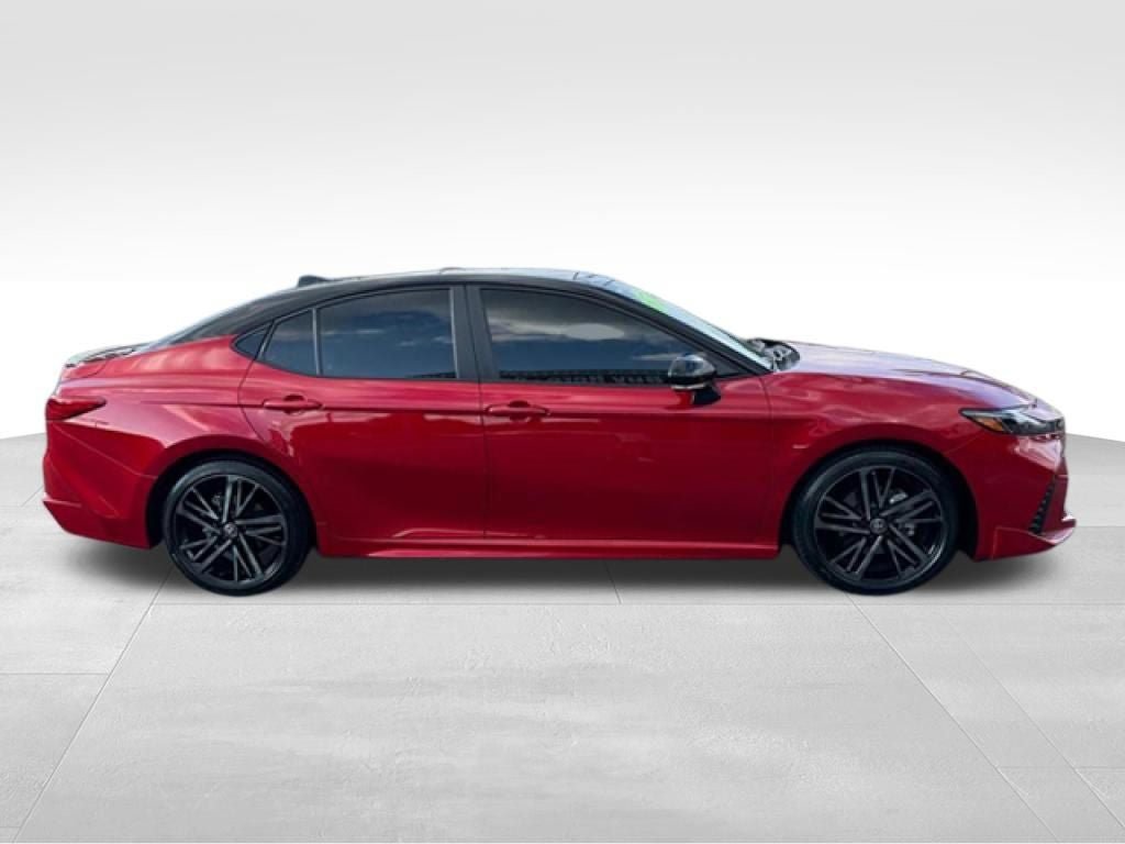 Used 2025 Toyota Camry XSE FWD image 9