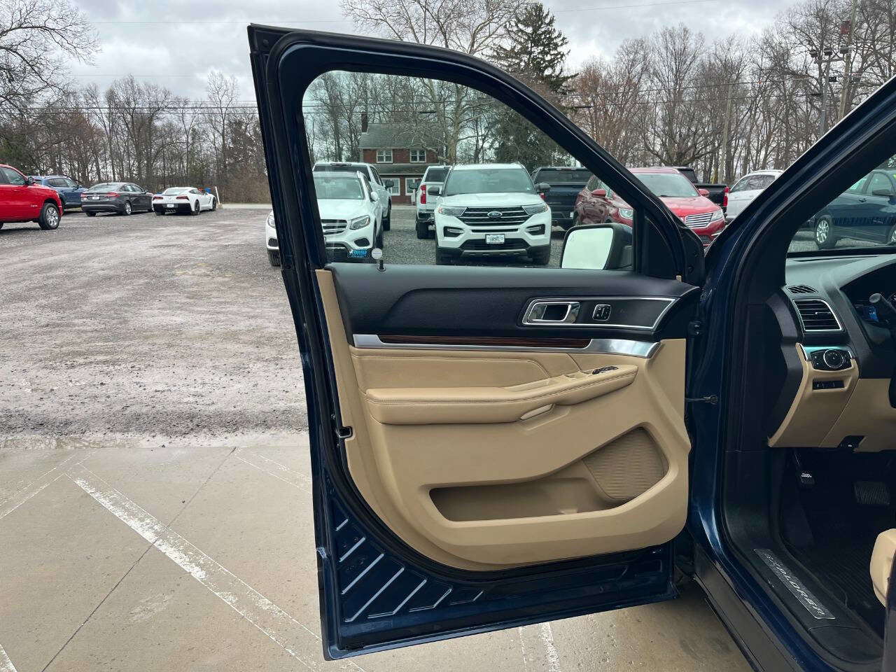 Used 2017 Ford Explorer Limited w/ Equipment Group 301A image 13