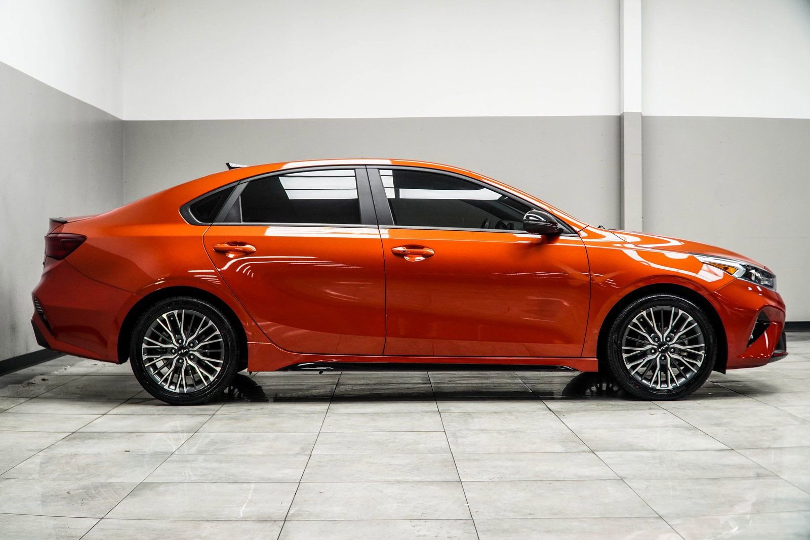 Used 2024 Kia Forte GT-Line w/ GT-Line Premium Package image 6