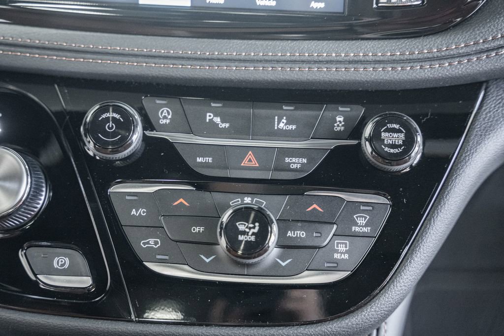 New 2026 Chrysler Pacifica Pinnacle image 21