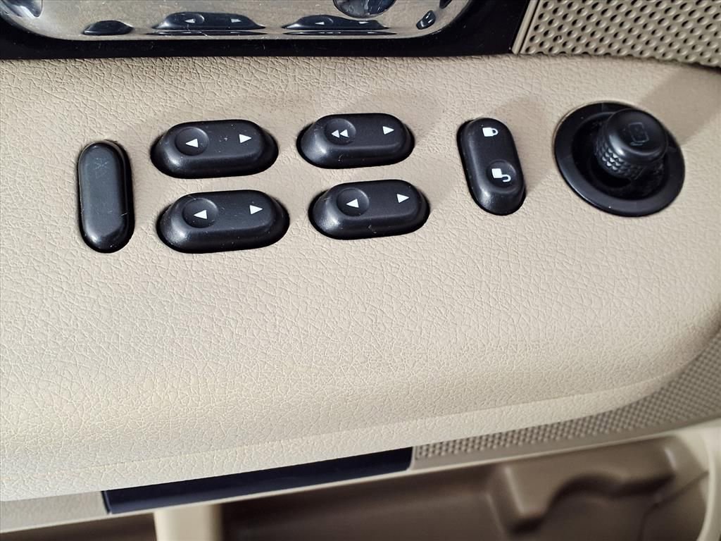 Used 2005 Ford F150 XLT image 17