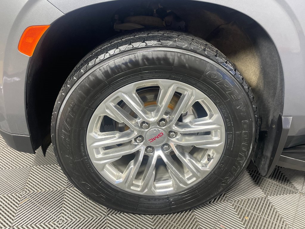 Used 2022 GMC Yukon XL SLT w/ SLT Premium Package image 12