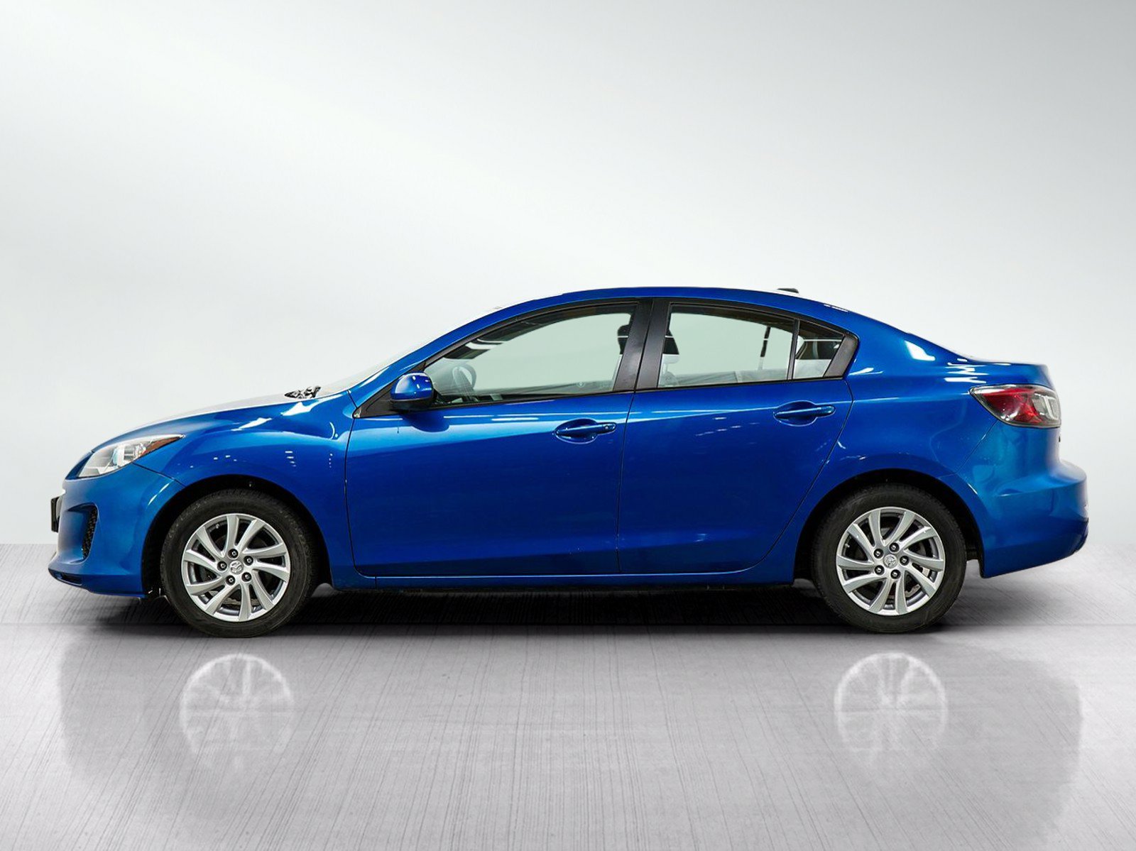 Used 2012 MAZDA MAZDA3 i Grand Touring w/ Tech Pkg FWD image 2