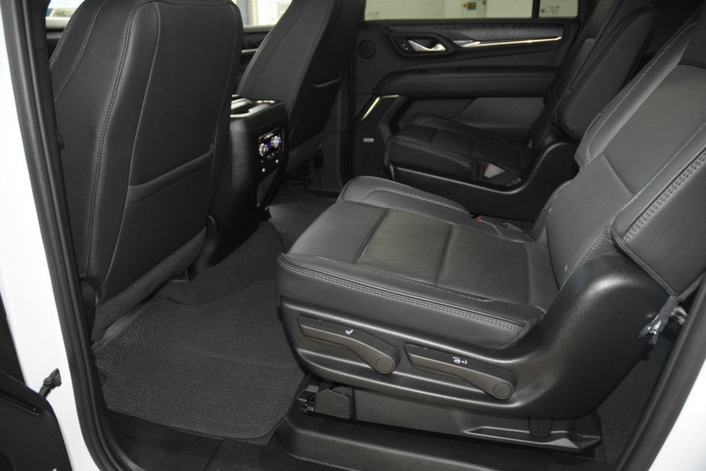 Used 2024 GMC Yukon XL Denali AWD/4WD image 44