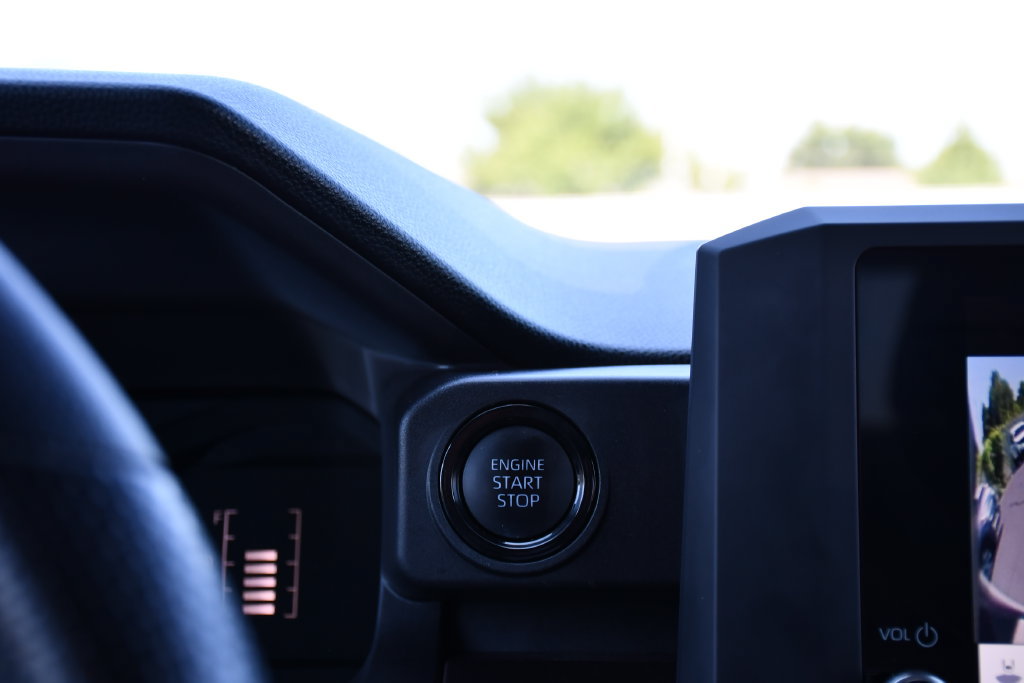 Used 2025 Toyota Tacoma SR5 AWD/4WD image 20
