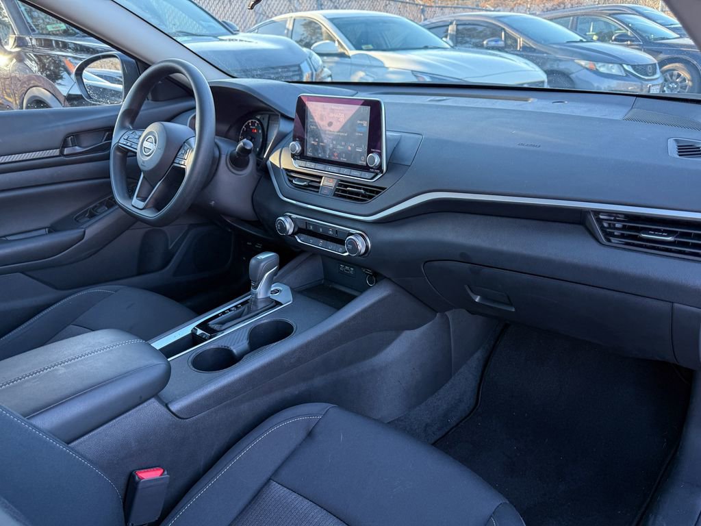 Used 2025 Nissan Altima 2.5 S image 9