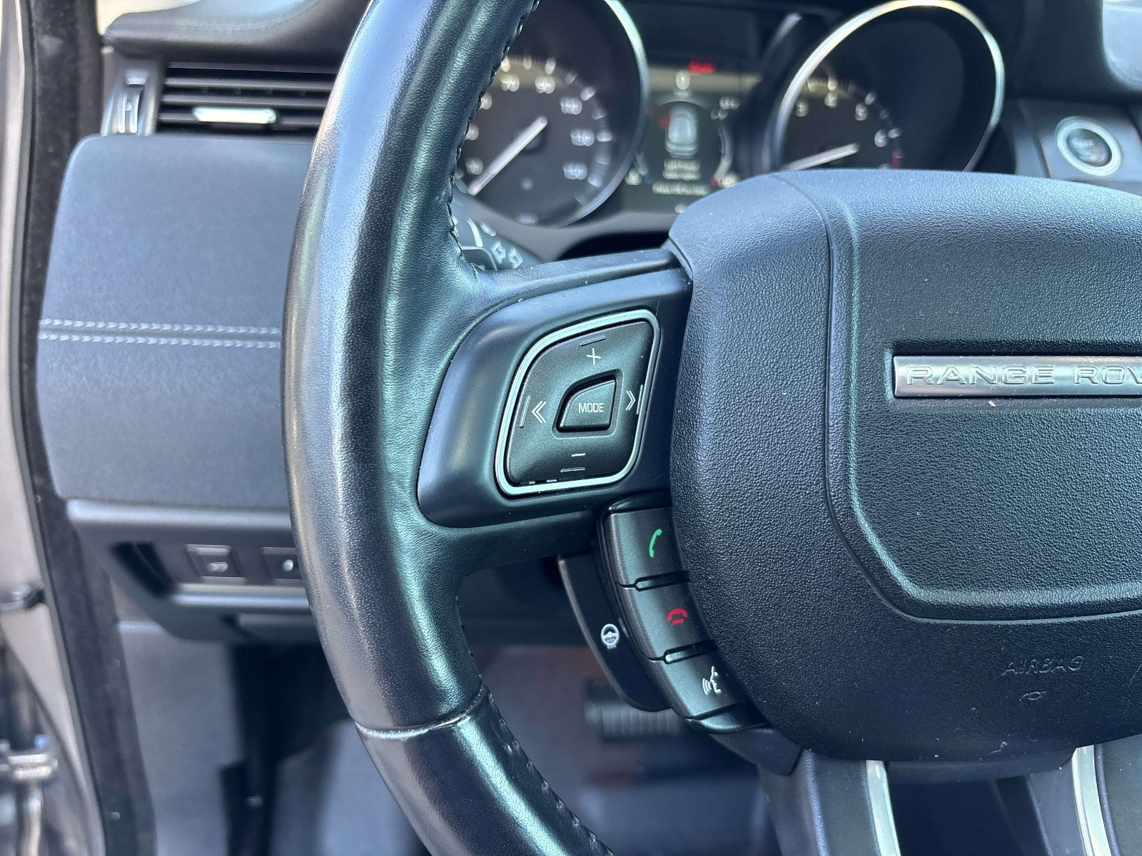 Used 2018 Land Rover Range Rover Evoque image 18