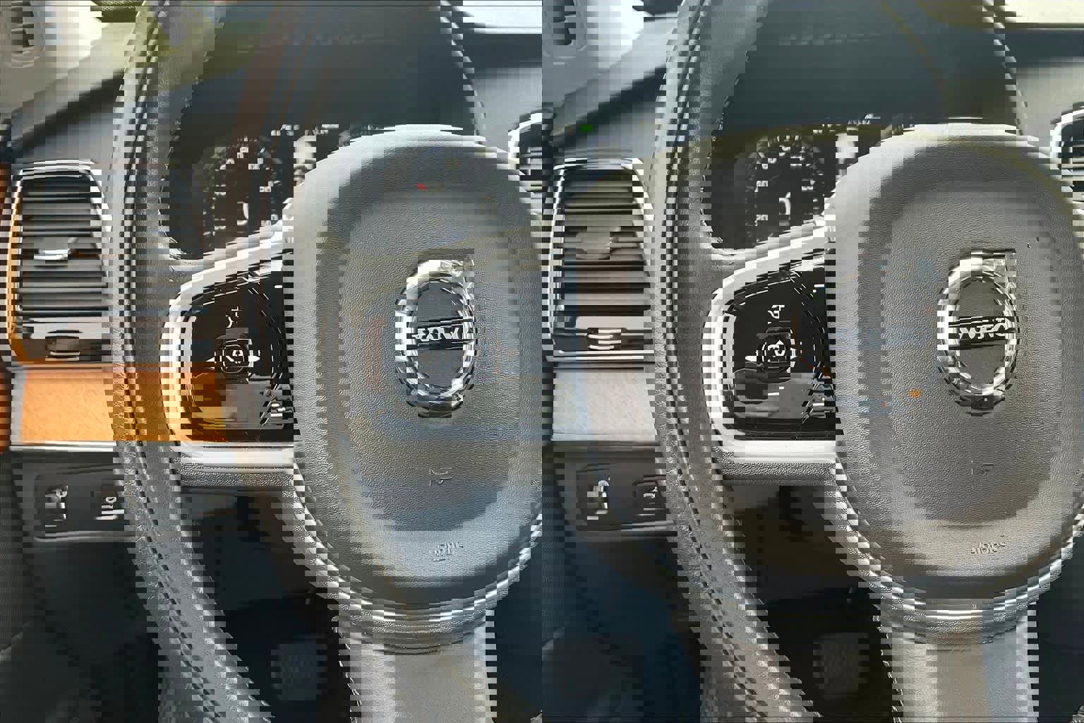 Used 2022 Volvo XC90 T6 Momentum w/ Advanced Package AWD/4WD image 23