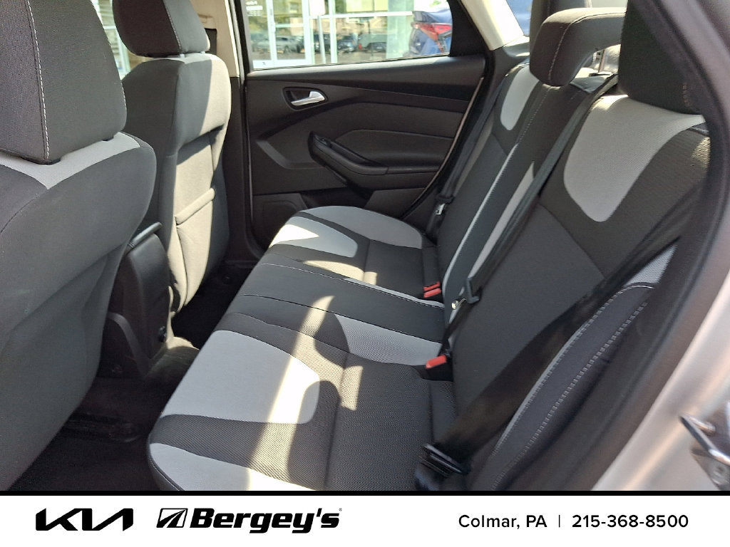 Used 2012 Ford Focus SE FWD image 11