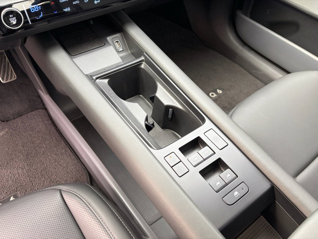 Used 2023 Hyundai Ioniq 6 Limited image 21