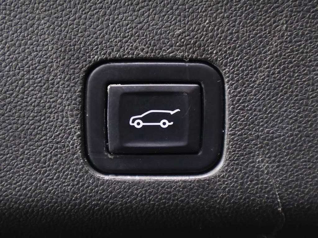 Used 2021 Chevrolet Tahoe Z71 AWD/4WD image 17