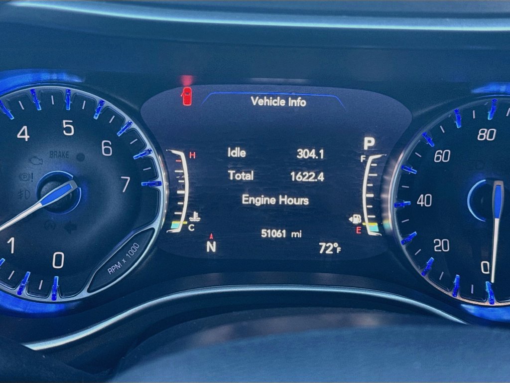 Used 2023 Chrysler Pacifica Touring-L FWD image 13